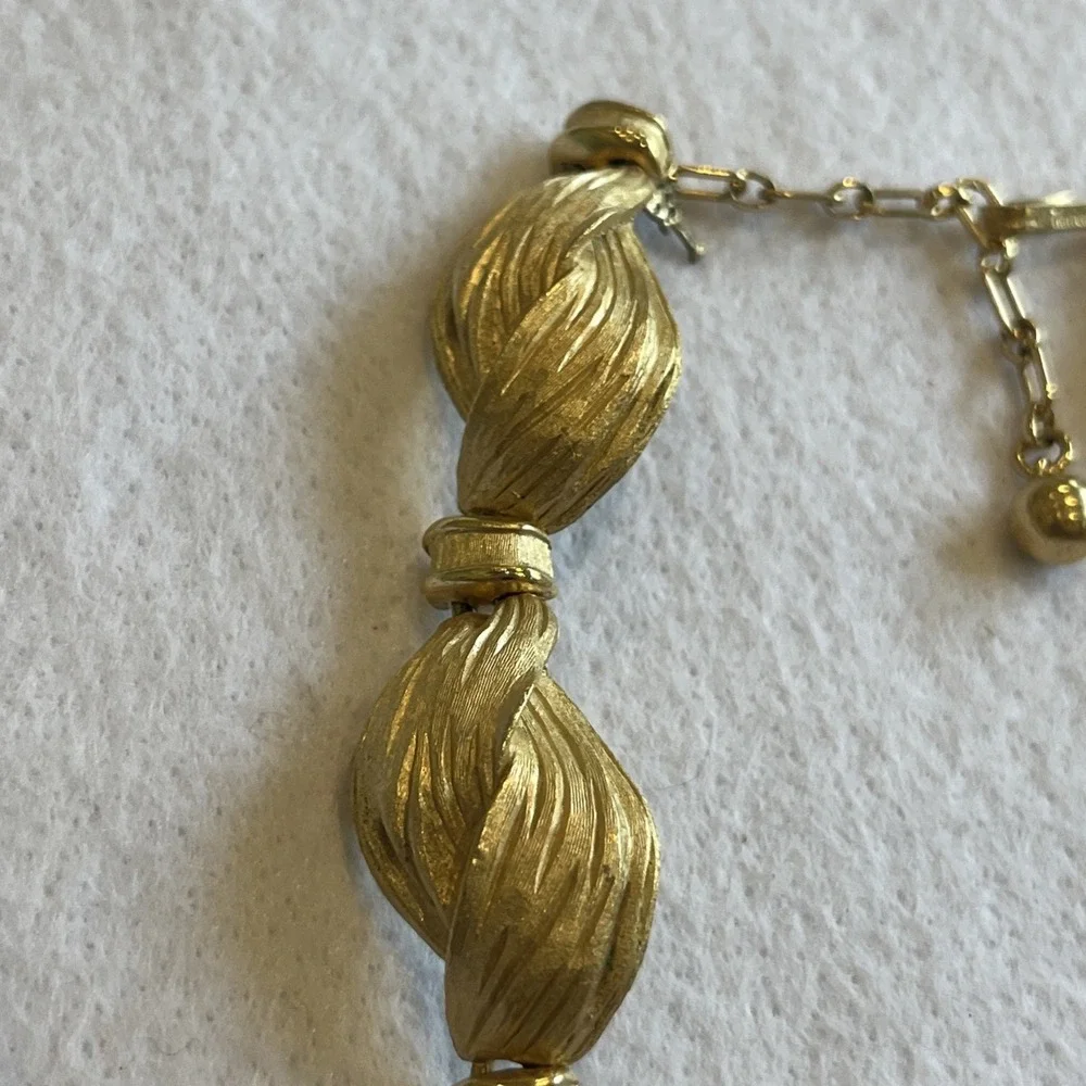 Vintage Gold Tone Textured Link Chain Necklace 16 in Hook Closure Metal